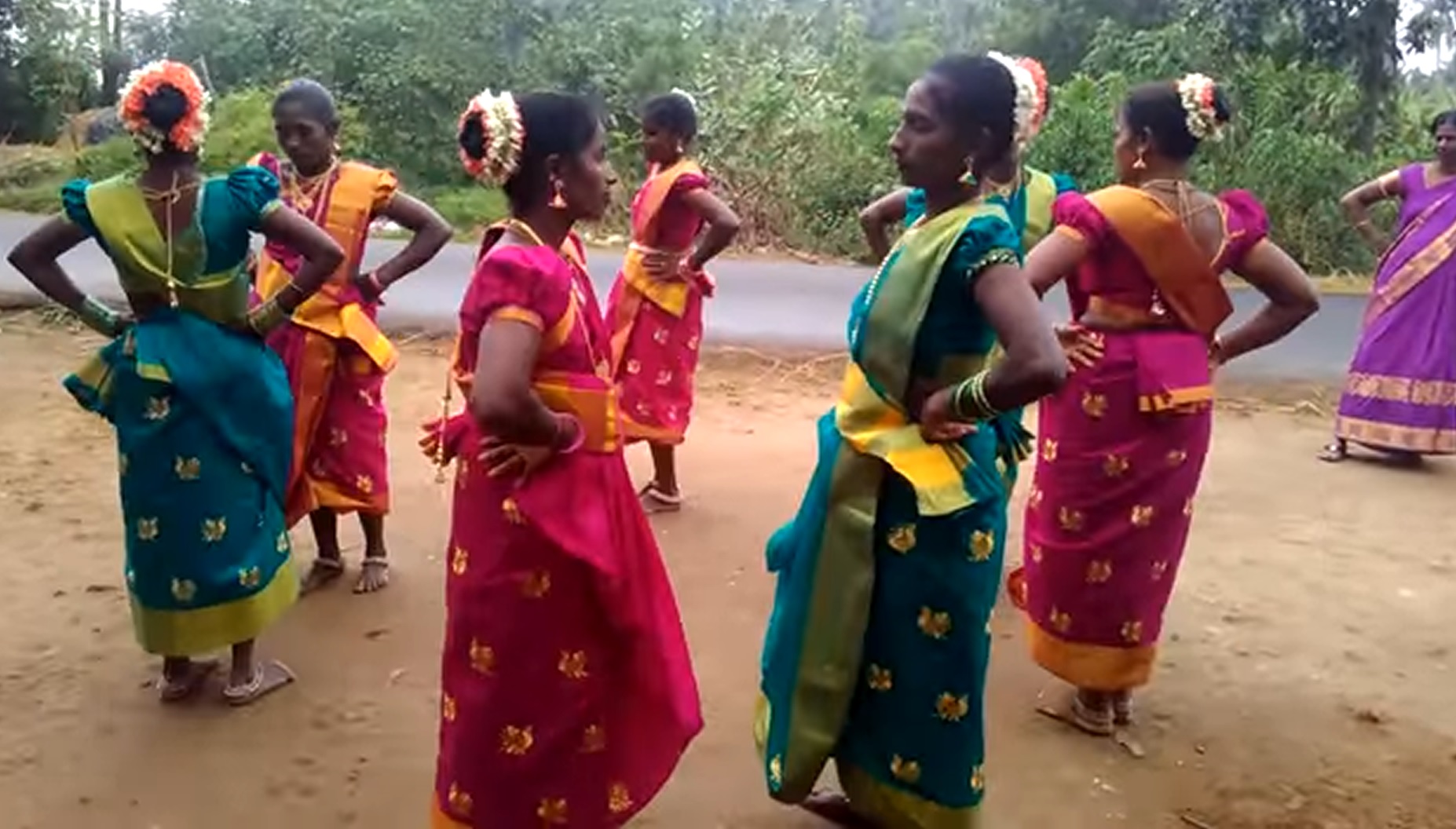 Kummi Dance : A folk dance of Tamil Nadu - The Cultural Heritage of India